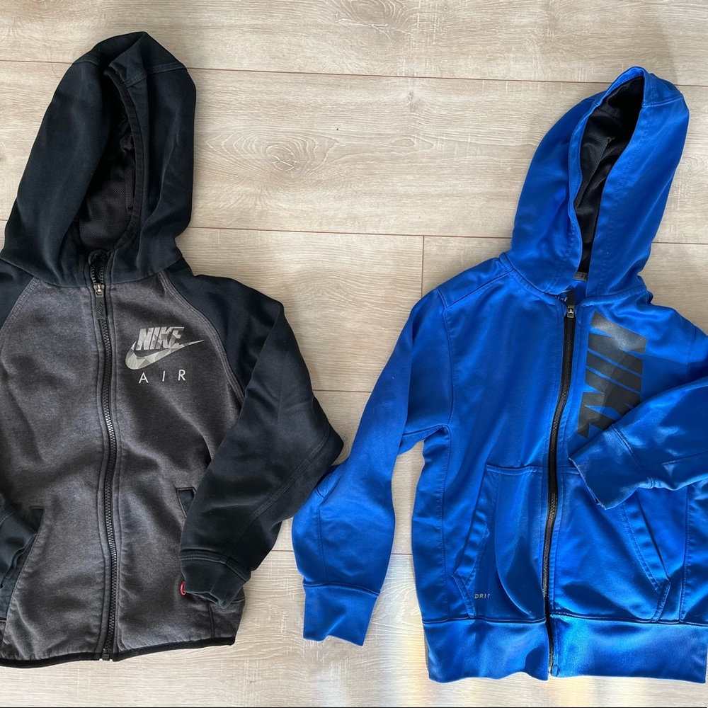 2 Nike hoodies Excellent condition.